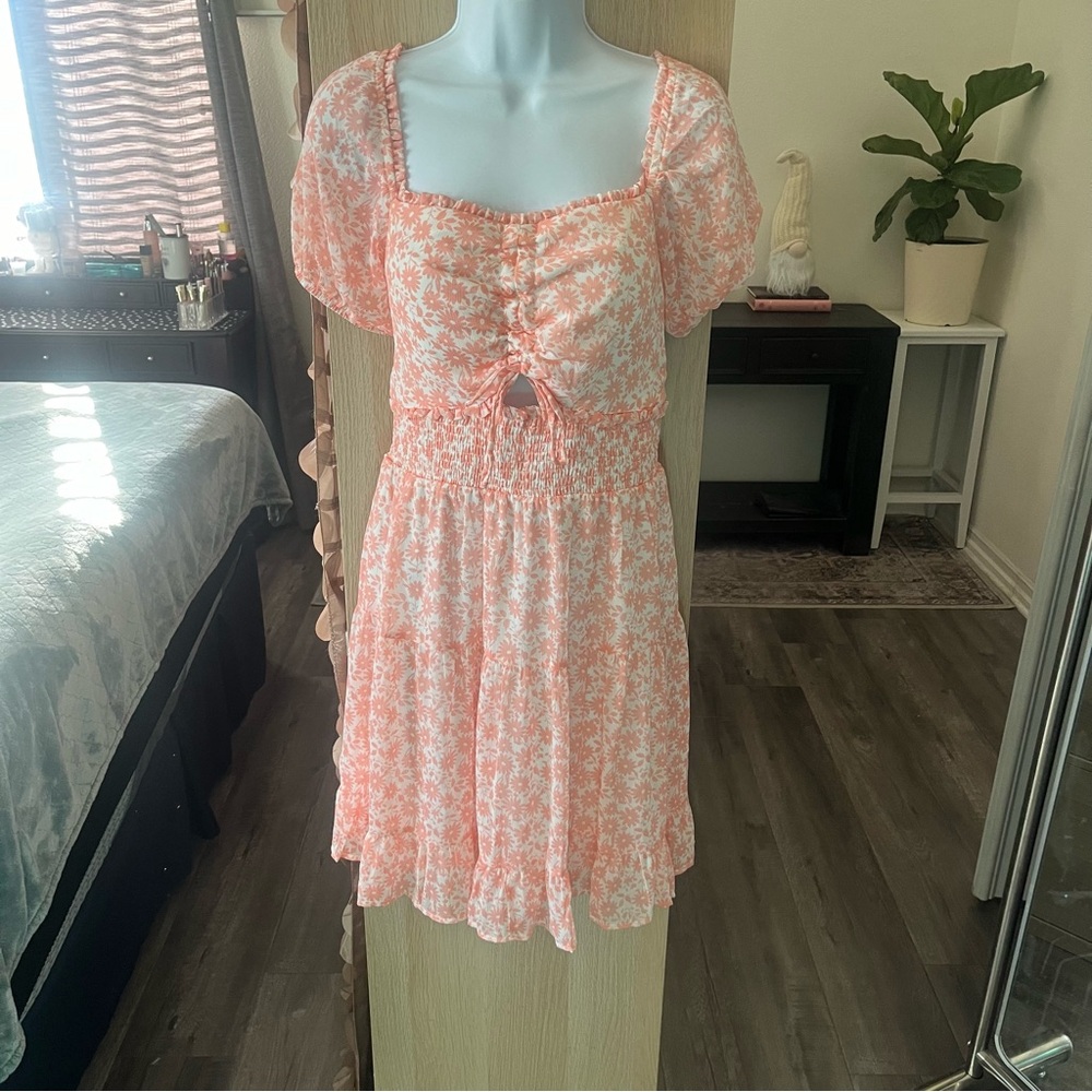 Madden NYC Womens 1X Peach White Floral Smocked Waist Tiered Mini Dress NWT